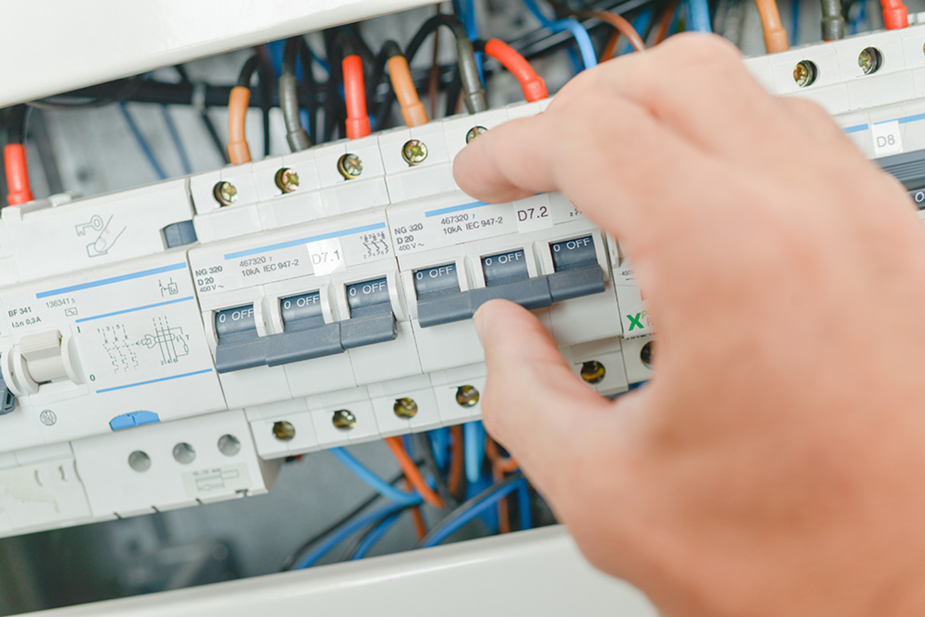 Elektro­installation bei Elektro Häcker GmbH in Schweinfurt