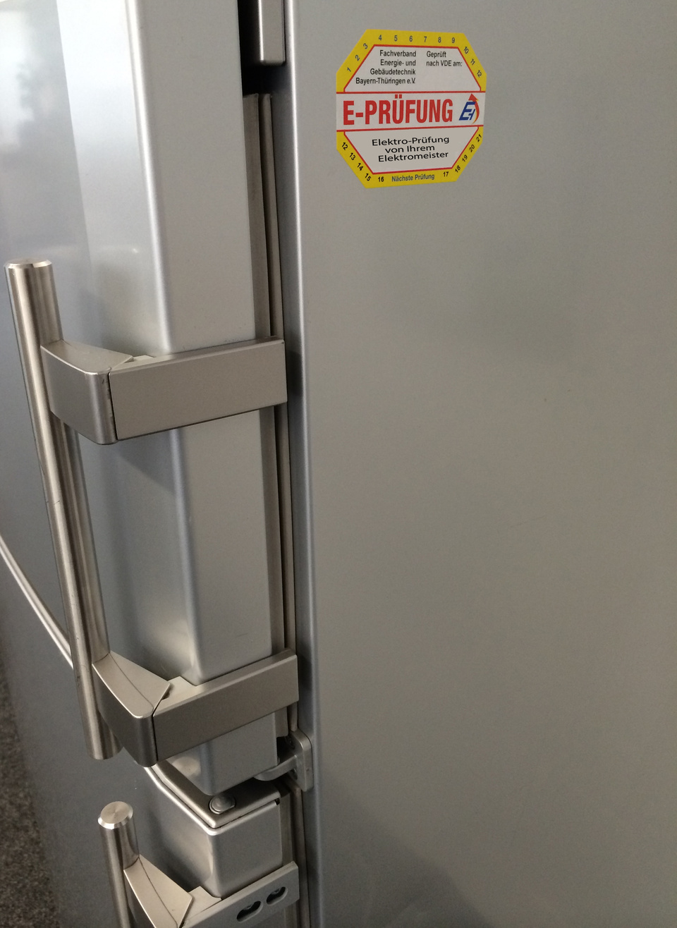 Bild E Pruefung m bei Elektro Häcker GmbH in Schweinfurt